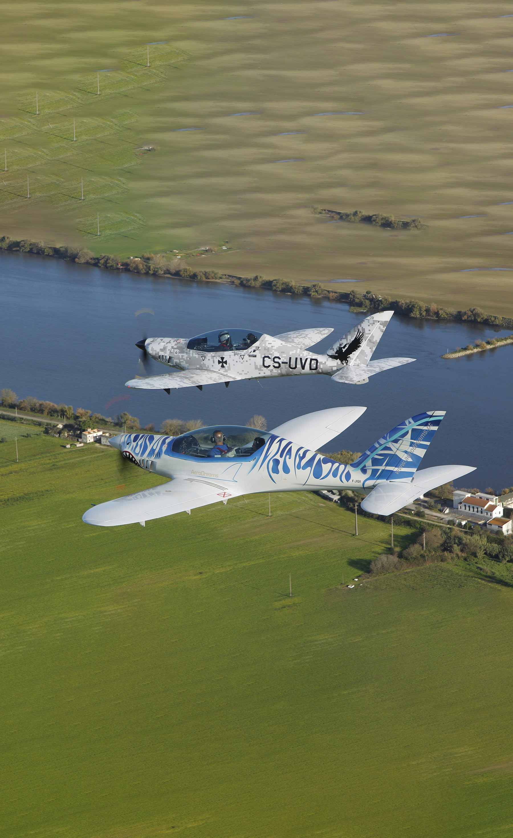 /uploads/files/1/SLIDER/MOBILE SLIDER/shark 2.jpg